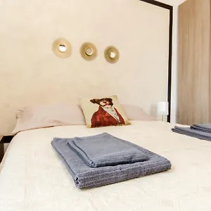 Pensión Beige, Milán